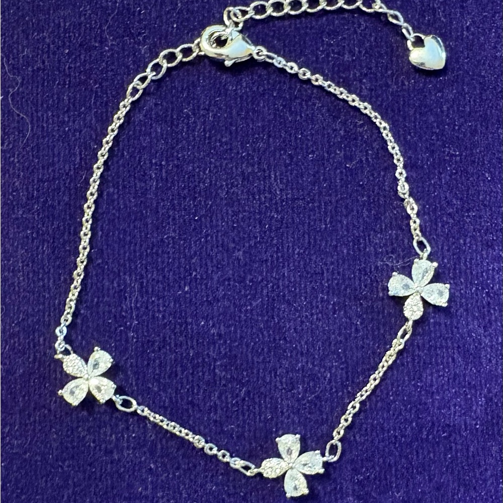 🍀White Gold with Pave Accents Bracelet